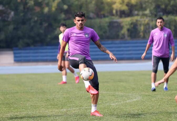  卡昂老将传射建功，经验助力保级之路渐明朗