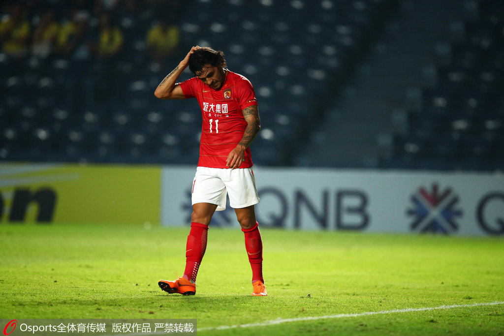  纽卡斯尔联憾平伯恩利错失登顶良机