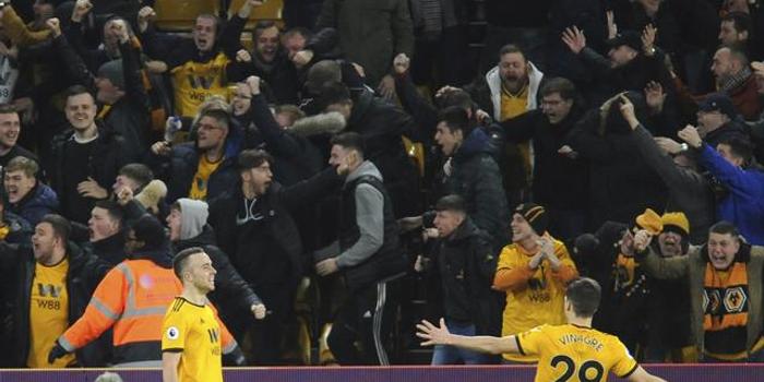  狼队反击犀利！三次快速推进撕破对手防线  